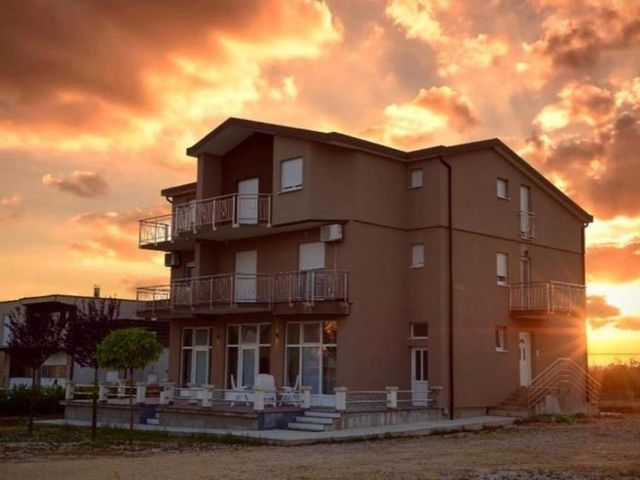Villa Aurora — 6.1 km away from Kravice Waterfalls Mostar