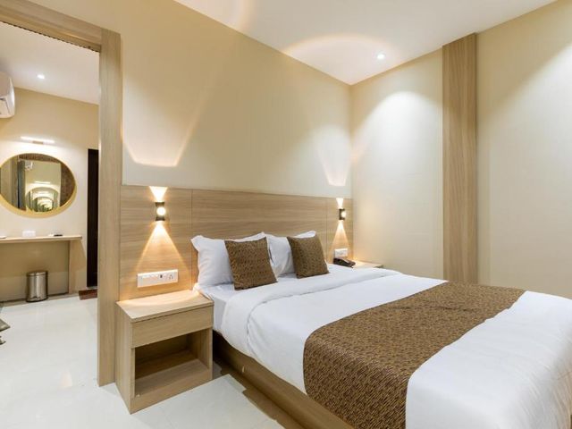 Hotel Metroplex Near BKC — 1.2 km away from University of Mumbai