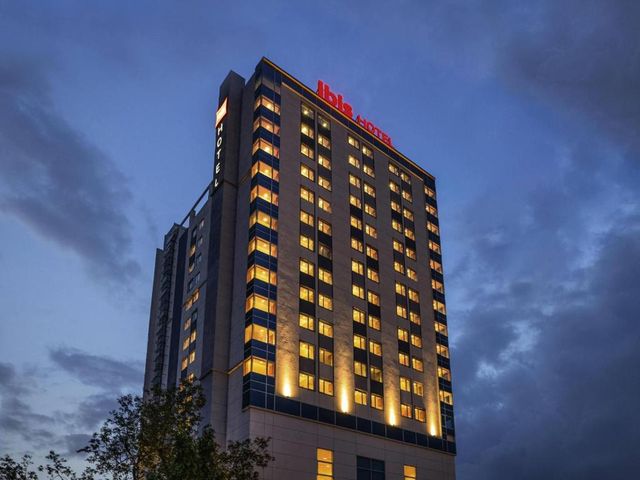 ibis Mumbai Vikhroli - An Accor Brand — 1.3 km away from IIT Bombay