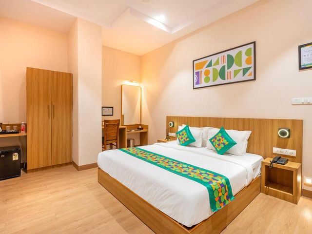 Treebo Alfa Suites — 1.7 km away from Bombay Exhibition Centre