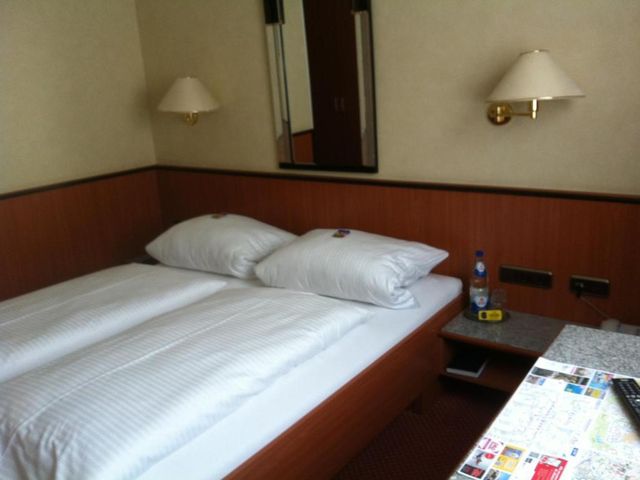 Hotel Hauser an der Universität — 700 m away from Technical University of Munich