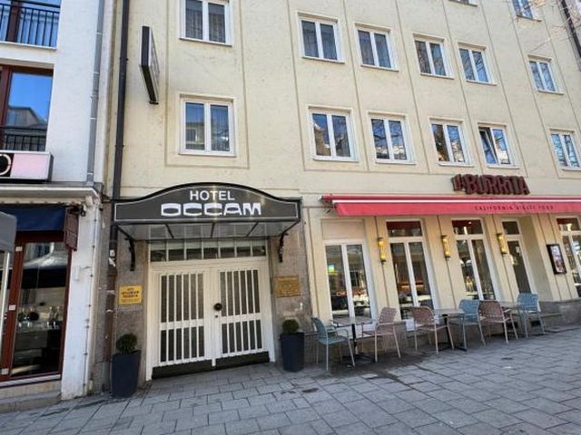 Hotel Occam — 1.4 km away from English Garden