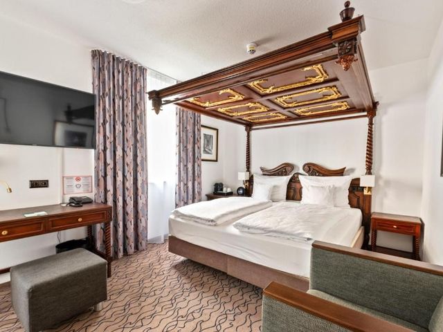 King's Hotel Center Superior — 900 m away from Technical University of Munich
