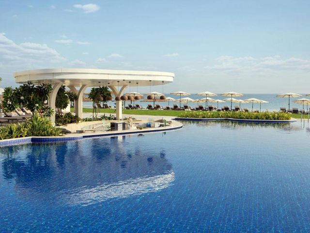 The St. Regis Al Mouj Muscat Resort — 3.5 km from the airport