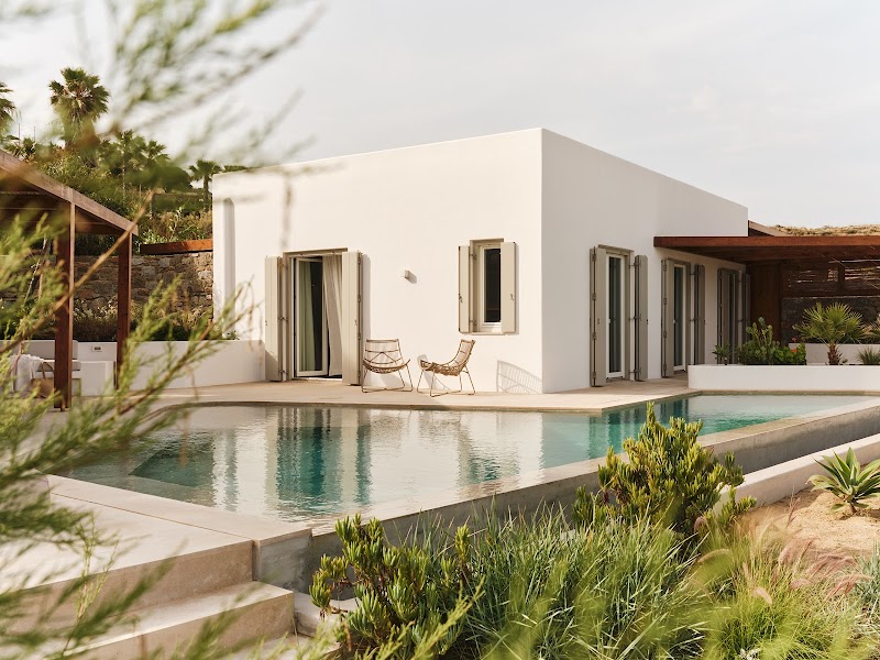 Bill and Coo Mykonos — Megali Ammos / Near Chora