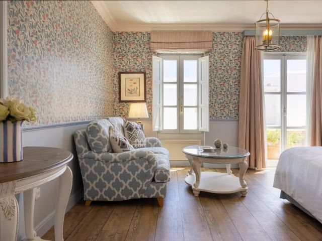 Dorion Hotel — 5.1 km away from Delos Island from Mykonos