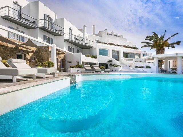 Ilio Maris — 450 m away from Mykonos Town Windmills