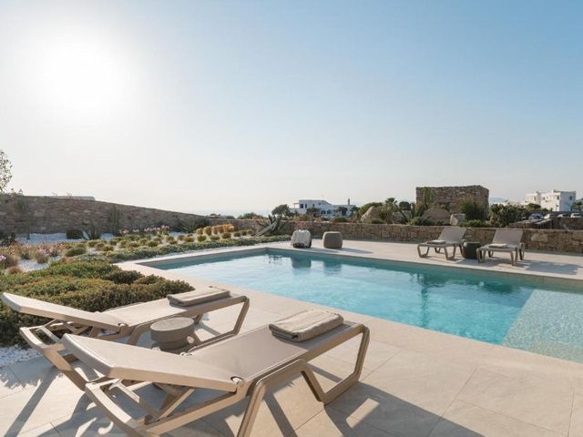 Omvrodektis Village — 2.7 km away from Paradise Beach Mykonos