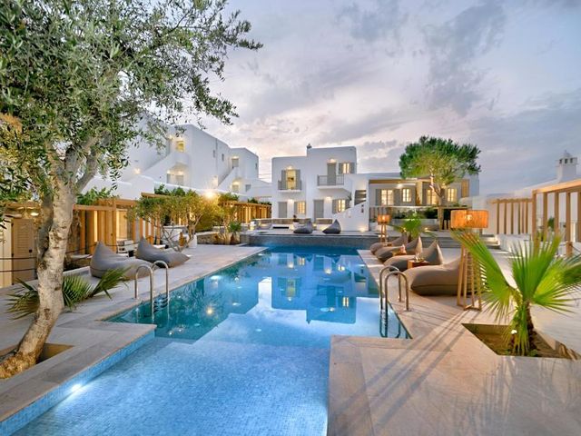 Petinos Hotel — 1.3 km away from Paradise Beach Mykonos