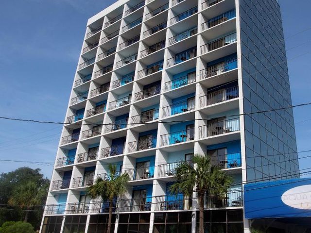 Aqua Beach Inn — 800 m away from Myrtle Beach Boardwalk