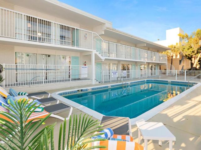 Fin's Inn & Suites — 2 km away from Broadway at the Beach Myrtle Beach