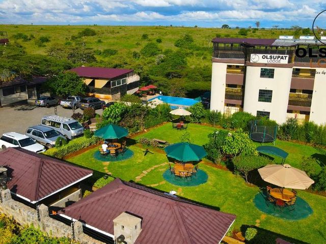 Olsupat Lodge — 3.1 km away from Giraffe Centre