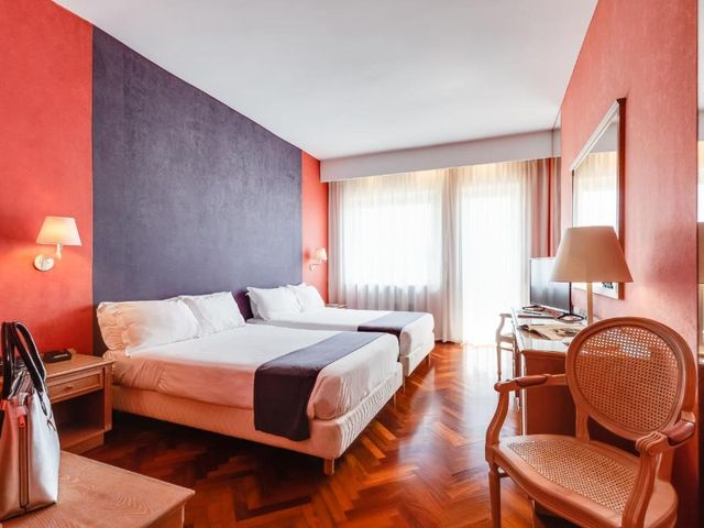 Culture Hotel Villa Capodimonte — 2.5 km from the airport