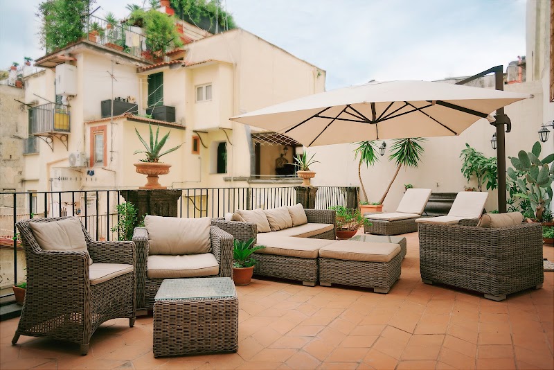 Decumani Hotel de Charme — Spaccanapoli — Via San Giovanni Maggiore