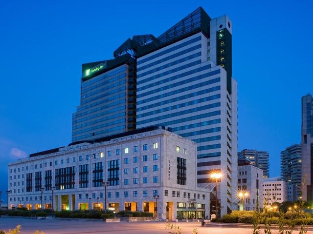 Holiday Inn Naples by IHG — 2.2 km from the airport
