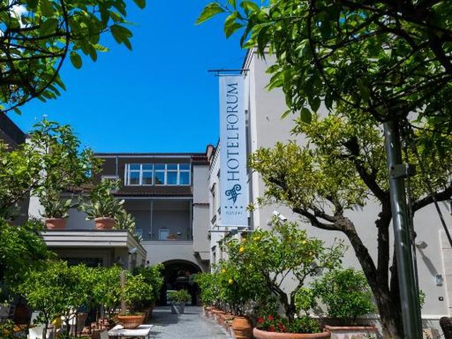 Hotel Forum — 100 m away from Pompeii