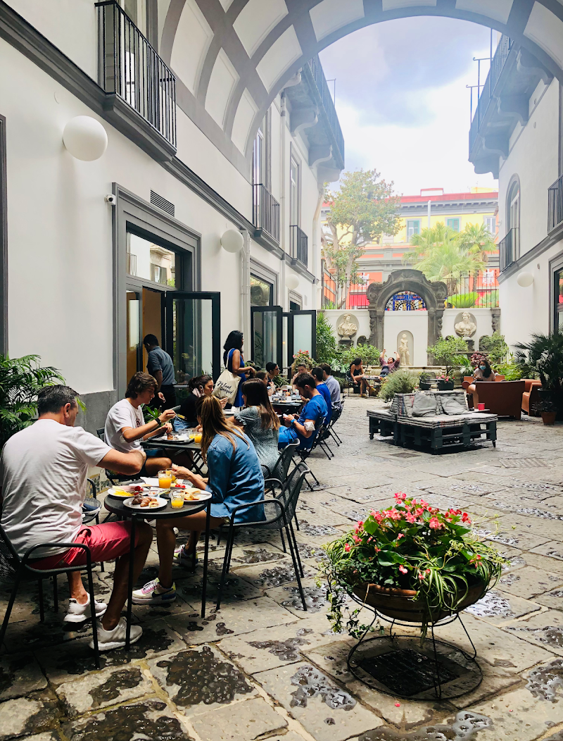 Hotel Piazza Bellini — Piazza Bellini