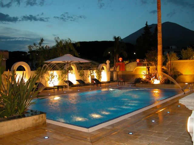 Palazzo Rosenthal Vesuview Hotel & Resort — 4.9 km away from Mount Vesuvius