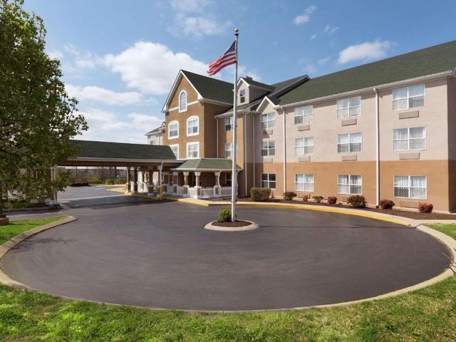 Country Inn & Suites by Radisson, Nashville, TN — 350 m away from Music City Center