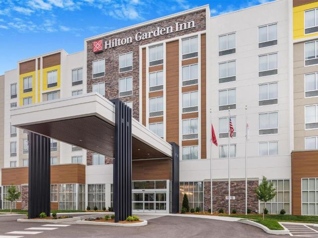Hilton Garden Inn Nashville Opryland — 600 m away from Music City Center