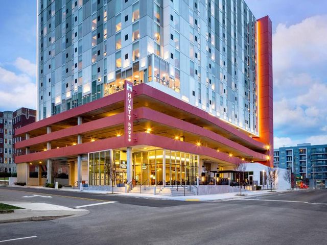 Hyatt House Nashville at Vanderbilt — 250 m away from Vanderbilt University