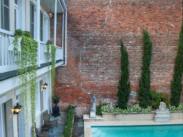 Chateau Hotel — 350 m away from French Quarter
