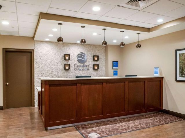 Comfort Inn & Suites At Copeland Tower — 4.3 km away from Ochsner Medical Center