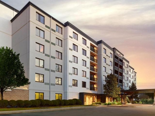 Courtyard by Marriott New Orleans Metairie — 3.5 km away from Ochsner Medical Center