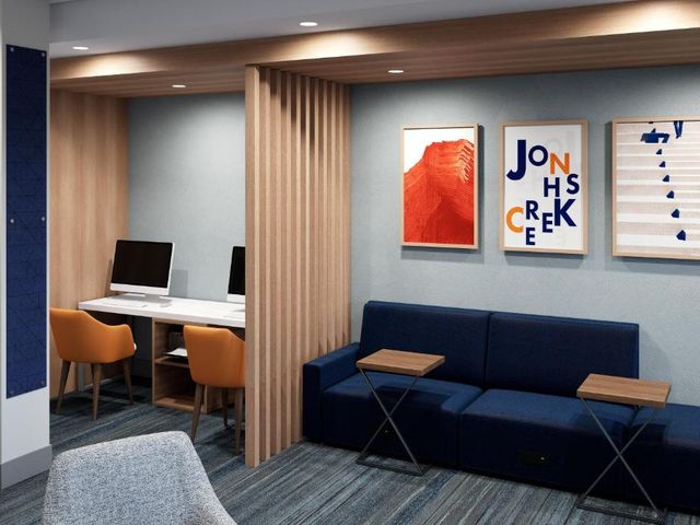 Holiday Inn Express Kenner — 2.7 km from the airport