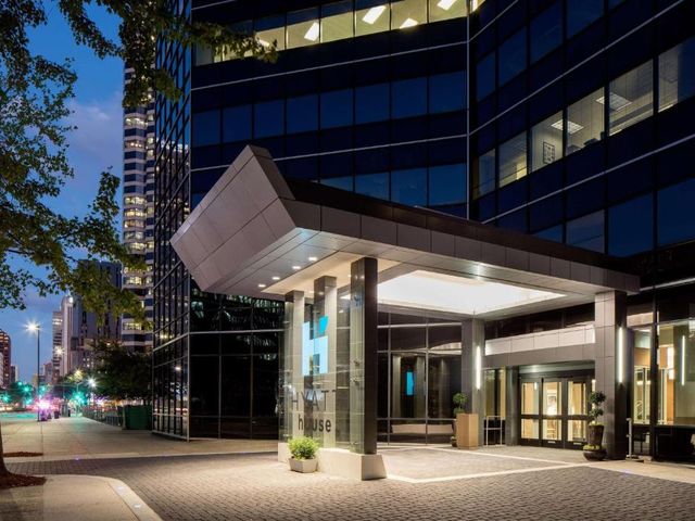 Hyatt House New Orleans Downtown — 400 m away from Caesars Superdome