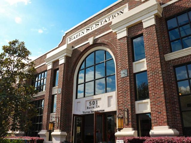 The Brakeman Hotel — 2.6 km away from New Orleans Jazz and Heritage Festival