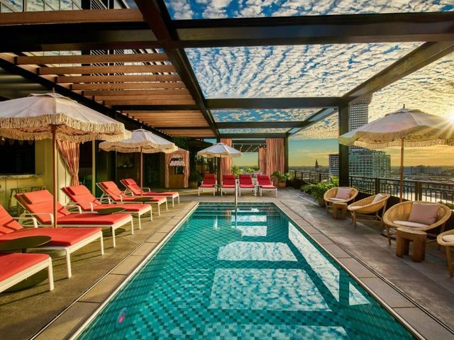 Virgin Hotels New Orleans — 800 m away from Caesars Superdome
