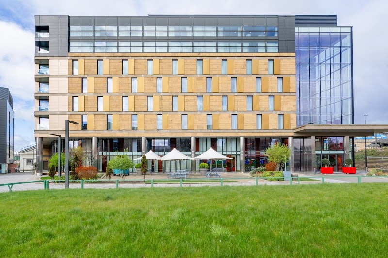 Crowne Plaza Newcastle - Stephenson Quarter — Hawthorn Square