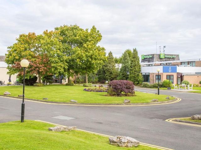 Holiday Inn Newcastle Gosforth Park by IHG — 5.8 km from the airport