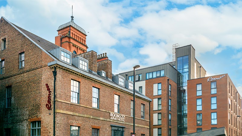 Roomzzz Newcastle City — Clavering Place