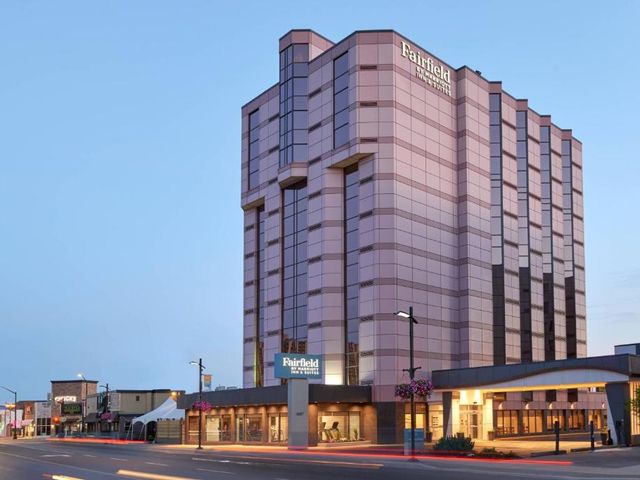Fairfield by Marriott Niagara Falls, Canada — 350 m away from Skylon Tower Niagara Falls