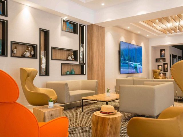 Novotel Nice Arenas Aeroport — 800 m from the airport
