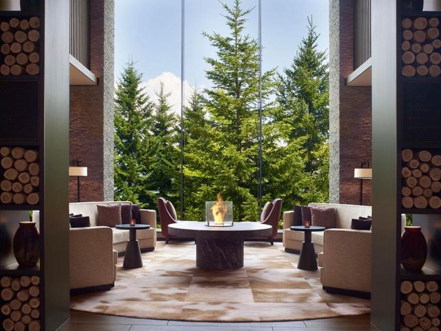 Higashiyama Niseko Village, a Ritz-Carlton Reserve — 900 m away from Niseko Ski Resort