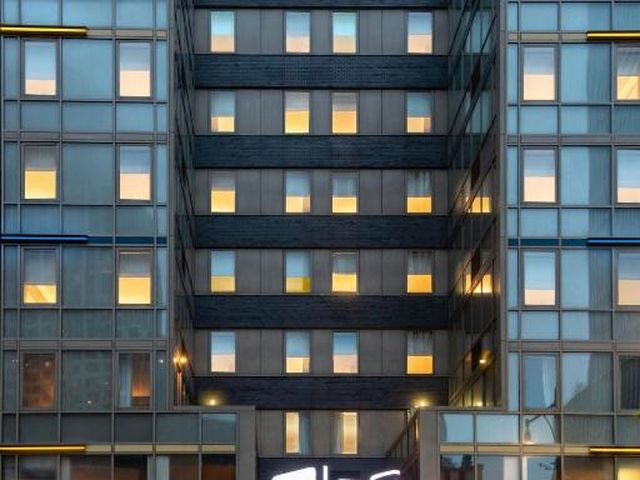 Aloft by Marriott New York Brooklyn — 1.2 km away from Barclays Center