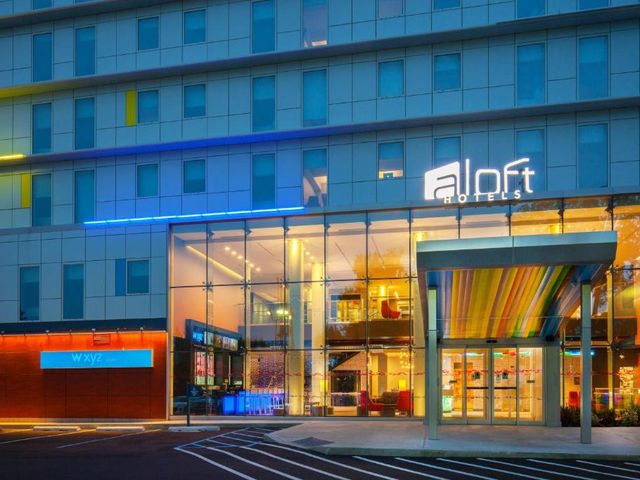 Aloft by Marriott New York LaGuardia Airport — 500 m from the airport