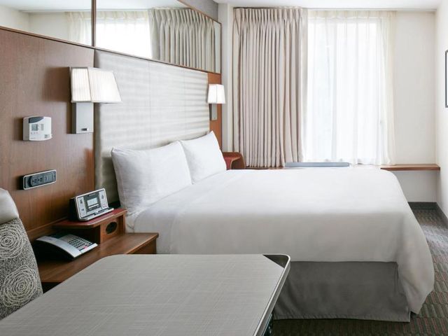 Club Quarters Hotel Grand Central, New York — 300 m away from Grand Central Terminal
