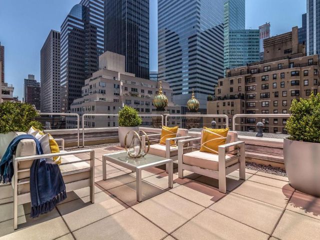 Concorde Hotel New York — 1.2 km away from Memorial Sloan Kettering Cancer Center