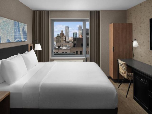 Courtyard by Marriott New York World Trade Center Area — 3.3 km away from Statue of Liberty