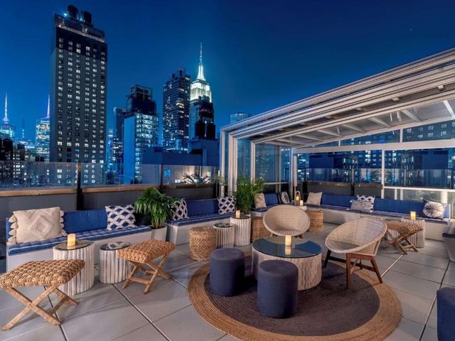 Hilton New York Fashion District — 1 km away from The High Line