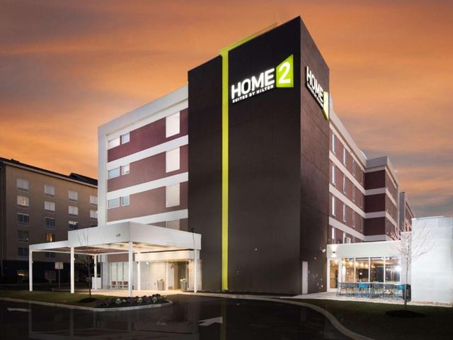 Home2 Suites By Hilton Newark Airport — 2.8 km away from Prudential Center