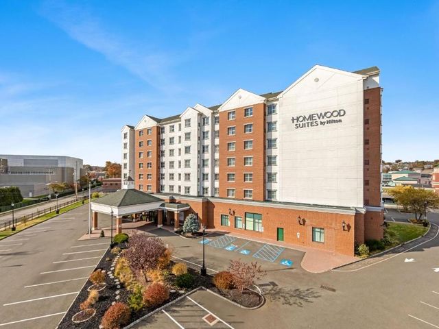 Homewood Suites by Hilton East Rutherford - Meadowlands, NJ — 2.3 km away from MetLife Stadium