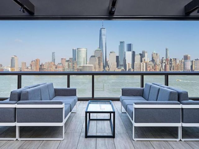 Hyatt House Jersey City — 3.1 km away from Statue of Liberty