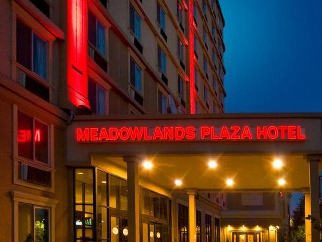 Meadowlands Plaza Hotel — 2 km away from MetLife Stadium