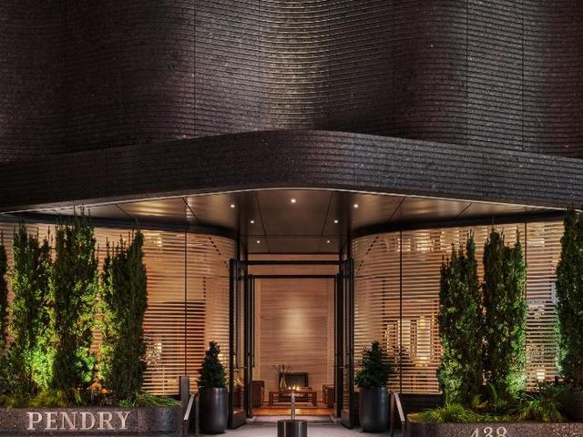 Pendry Manhattan West — 900 m away from The High Line