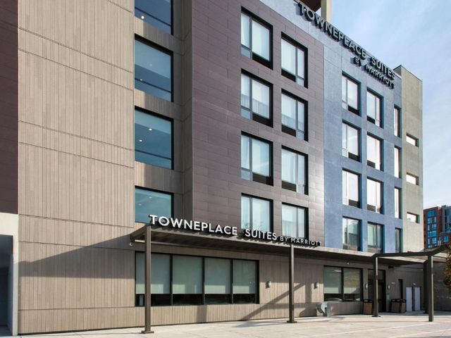 TownePlace Suites by Marriott New York Brooklyn — 800 m away from Barclays Center